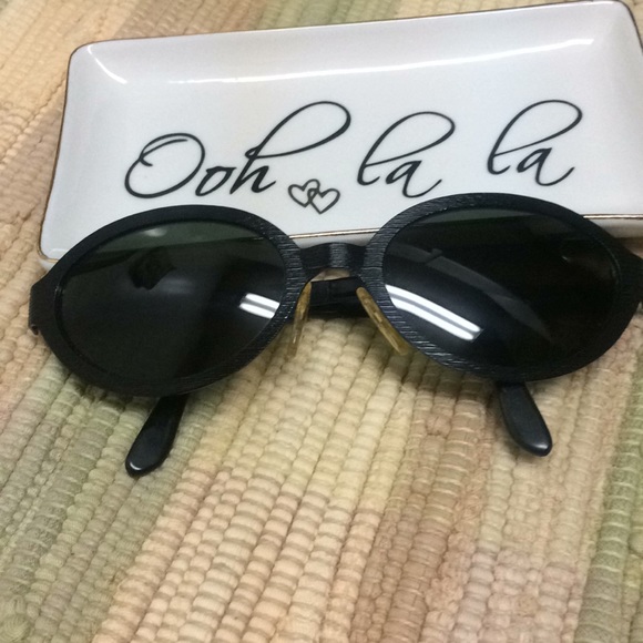 Fendi Accessories - Fendi FS181 Vintage Oval Sunglasses 135 Italy.
